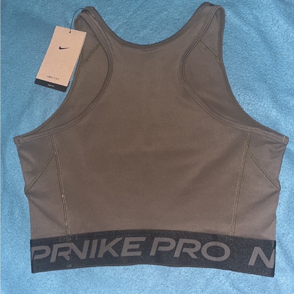 Nike Pro Dri Fit Crop Tank Size Medium - Picture 2 of 3